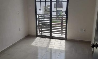 CASA EN RENTA  al sur de León gto salida a Silao
