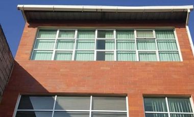 VENTA DE EDIFICIO EN CIUDADELA LAS ORQUIDEAS  (CMC)