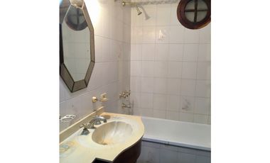 VENTA - HERMOSO E IMPORTANTE CHALET EN PARQUE LURO