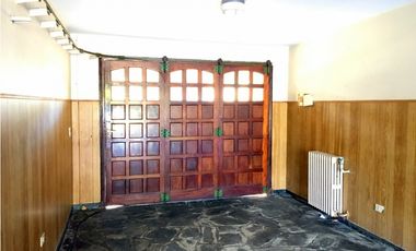 VENTA - HERMOSO E IMPORTANTE CHALET EN PARQUE LURO