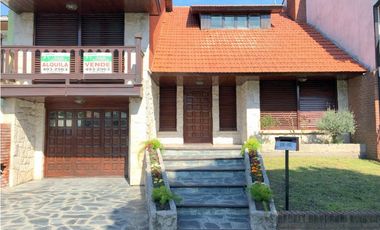 VENTA - HERMOSO E IMPORTANTE CHALET EN PARQUE LURO