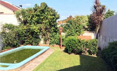 VENTA - HERMOSO E IMPORTANTE CHALET EN PARQUE LURO