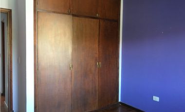 VENTA - HERMOSO E IMPORTANTE CHALET EN PARQUE LURO