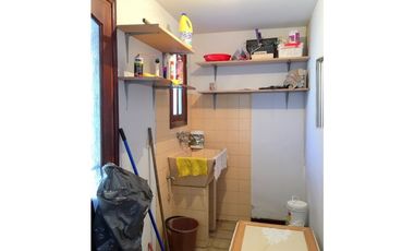 VENTA - HERMOSO E IMPORTANTE CHALET EN PARQUE LURO