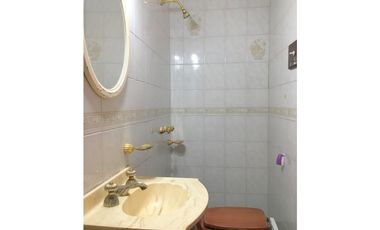 VENTA - HERMOSO E IMPORTANTE CHALET EN PARQUE LURO