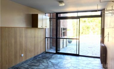 VENTA - HERMOSO E IMPORTANTE CHALET EN PARQUE LURO