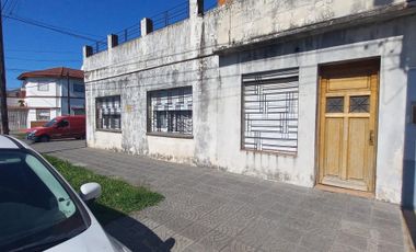 VENTA CASA 3 AMBIENTES + DPTO 1 AMBIENTE, REMEDIOS DE ESCALADA