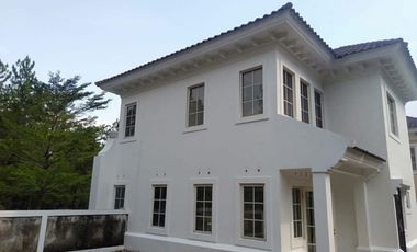Rumah Posisi Hook Dengan Desain Vintage