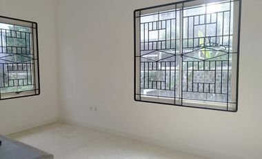 Rumah Posisi Hook Dengan Desain Vintage
