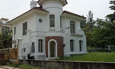Rumah Posisi Hook Dengan Desain Vintage