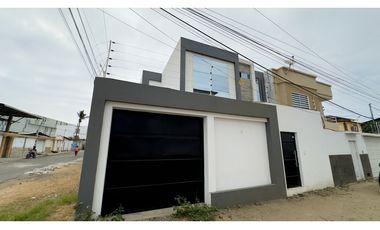 CASA MODERNA CERCA AL NUEVO HOSPITAL DEL IESS, MANTA