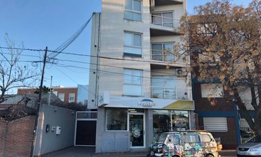 Funcional Urquiza 400 frente al Paseo de las Esculturas