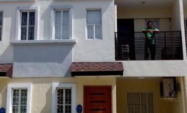 3BR House with Balcony, Hulugan ang Downpayment