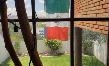 Hermosisima casa en Lomas 4a.