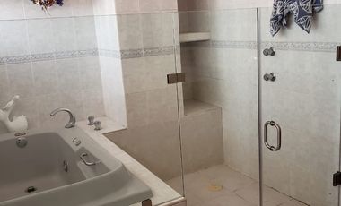 Hermosisima casa en Lomas 4a.