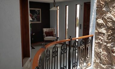 Hermosisima casa en Lomas 4a.