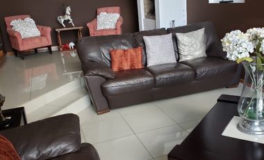 Hermosisima casa en Lomas 4a.