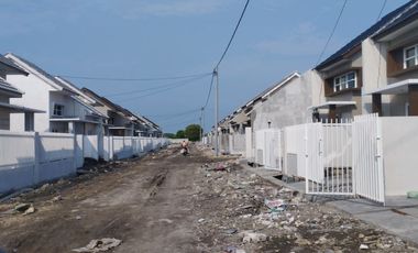 Disewakan Rumah Baru Gress, Alana Cemandi Tahap 3(Dekat OERR),Sidoarjo