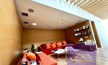 RESIDENCIA EN ZONA EXCLUSIVA AL PONIENTE DE LA CDMX, ACABADOS ITALIANOS.