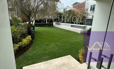 RESIDENCIA EN ZONA EXCLUSIVA AL PONIENTE DE LA CDMX, ACABADOS ITALIANOS.