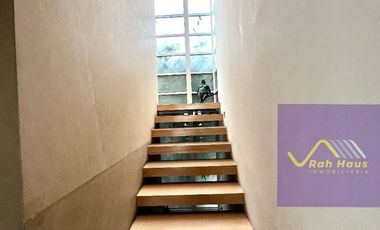 RESIDENCIA EN ZONA EXCLUSIVA AL PONIENTE DE LA CDMX, ACABADOS ITALIANOS.