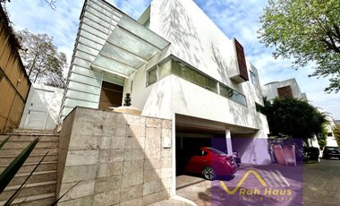 RESIDENCIA EN ZONA EXCLUSIVA AL PONIENTE DE LA CDMX, ACABADOS ITALIANOS.