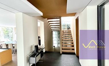RESIDENCIA EN ZONA EXCLUSIVA AL PONIENTE DE LA CDMX, ACABADOS ITALIANOS.