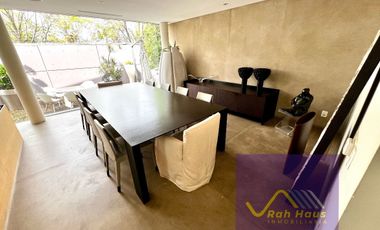 RESIDENCIA EN ZONA EXCLUSIVA AL PONIENTE DE LA CDMX, ACABADOS ITALIANOS.