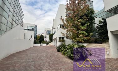 RESIDENCIA EN ZONA EXCLUSIVA AL PONIENTE DE LA CDMX, ACABADOS ITALIANOS.