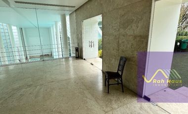 RESIDENCIA EN ZONA EXCLUSIVA AL PONIENTE DE LA CDMX, ACABADOS ITALIANOS.