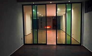 CASA EN VENTA FRACC. PASEO DEL PARQUE, TRES MARÍAS, PRIVADO, CASA CLUB, GIMNASIO, ETC.