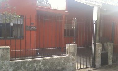 Casa Americana a refaccionar en Glew con buena ubicación y escritura.