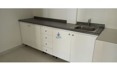 LOCAL EN CALLE 50 - 300mt2 >>VIA PRINCIPAL<<