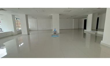 LOCAL EN CALLE 50 - 300mt2 >>VIA PRINCIPAL<<