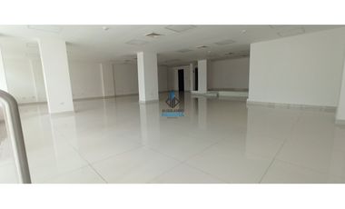 LOCAL EN CALLE 50 - 300mt2 >>VIA PRINCIPAL<<
