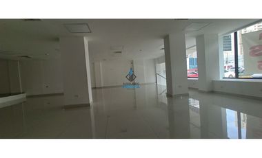 LOCAL EN CALLE 50 - 300mt2 >>VIA PRINCIPAL<<