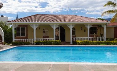 casa campestre en venta en conjunto el paraíso a 500m del peaje de chinauta. Cod V9459974