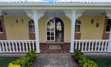 casa campestre en venta en conjunto el paraíso a 500m del peaje de chinauta. Cod V9459974