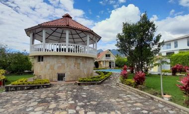 casa campestre en venta en conjunto el paraíso a 500m del peaje de chinauta. Cod V9459974