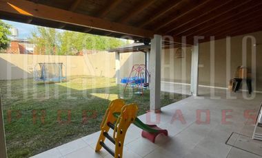 Chalet en venta en Barrio Maritimo