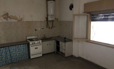 CASA DE 4 AMBIENTES - SOLO APTA PARA DEPOSITO