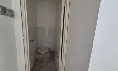 RUMAH SEWA TEBET BARAT - AKSES 3 MOBIL - 4+1 KT - 250 m² BANGUNAN