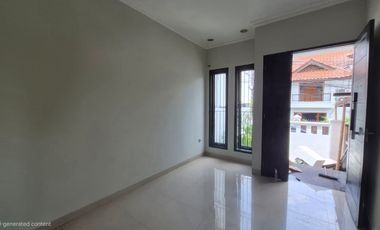 RUMAH SEWA TEBET BARAT - AKSES 3 MOBIL - 4+1 KT - 250 m² BANGUNAN