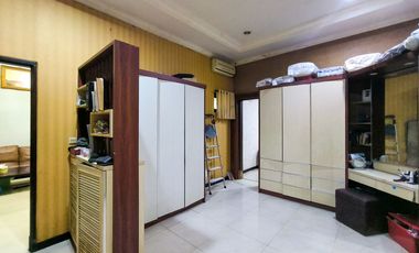 Rumah 5 Kamar Tidur SHM dekat Gandaria City Mall Dibantu KPR J-46152