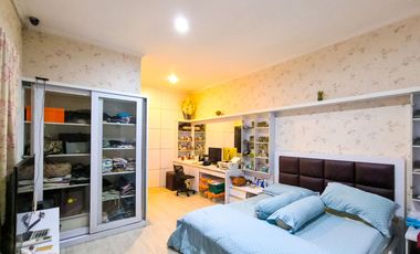 Rumah 5 Kamar Tidur SHM dekat Gandaria City Mall Dibantu KPR J-46152