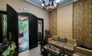 Rumah 5 Kamar Tidur SHM dekat Gandaria City Mall Dibantu KPR J-46152