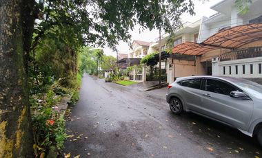 Rumah 5 Kamar Tidur SHM dekat Gandaria City Mall Dibantu KPR J-46152