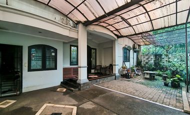 Rumah 5 Kamar Tidur SHM dekat Gandaria City Mall Dibantu KPR J-46152