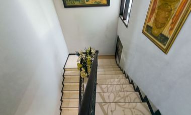 Rumah 5 Kamar Tidur SHM dekat Gandaria City Mall Dibantu KPR J-46152