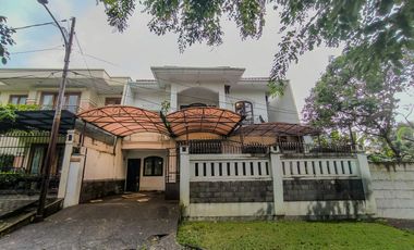 Rumah 5 Kamar Tidur SHM dekat Gandaria City Mall Dibantu KPR J-46152